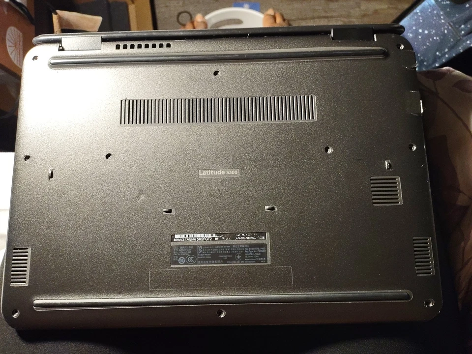 Ноутбук Dell Latitude 3300 13,3 дюйма Intel Core i3, 4 ГБ RAM, 128 ГБ SSD, Windows 10 - Изображение 3 из 3