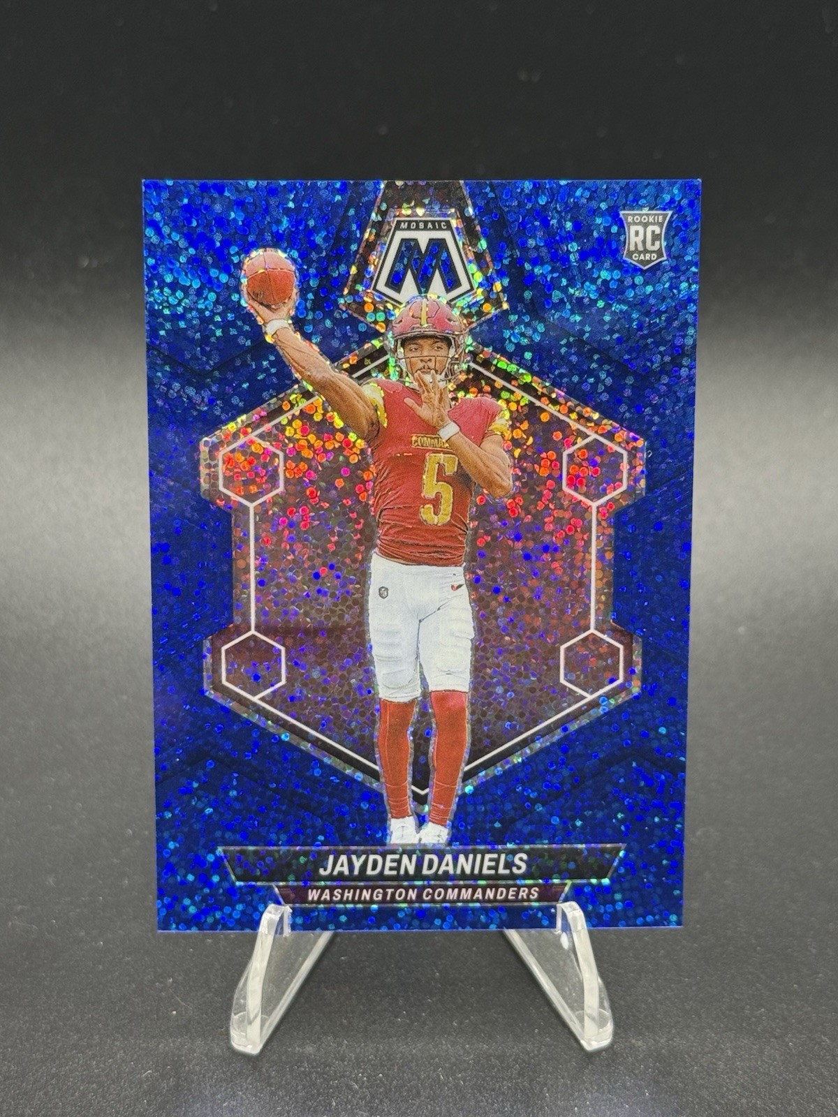 Panini 2024 Mosaic Jayden Daniels #302 Blue Sparkle Prizm /96 Rookie Commanders