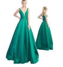 NWT Mac Duggal Ieena Plunging Neckline Slip Emerald Green Ballgown Size 8