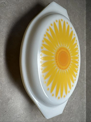 Vintage Pyrex Orange Daisy Sunflower 1-1/2 Quart Oval Divided Dish w Lid 945 C25