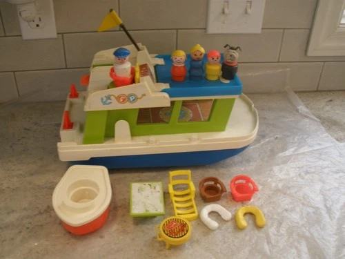 VINTAGE FISHER PRICE #985 PLAY FAMILY HOUSE BOAT ACCESSORIES