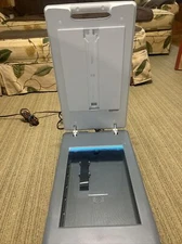 HP ScanJet G4010 L1956A Flatbed Document Scanner  Powers on,