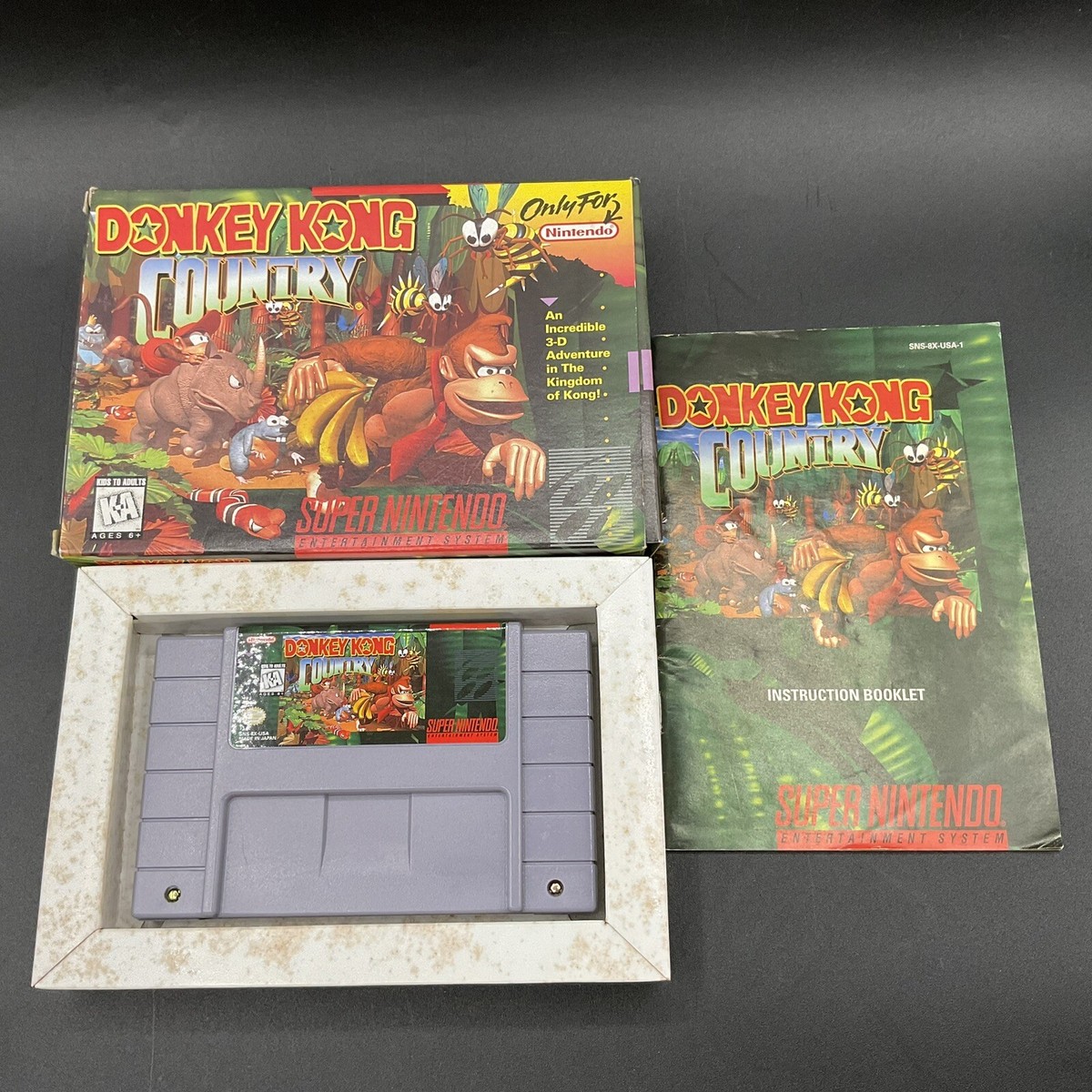 Donkey Kong Country (SNES, Super Nintendo, 1994) Complete in Box