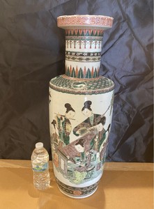 KANGXI PERIOD (1662-1722) A FAMILLE VERTE VASE 24 Inches High And 8 Inch Wide