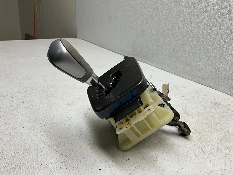 2010 SUBARU FORESTER AUTOMATIC TRANS GEAR SHIFTER SELECTOR KNOB ASSY, OEM LOT025 - Image 3 of 4