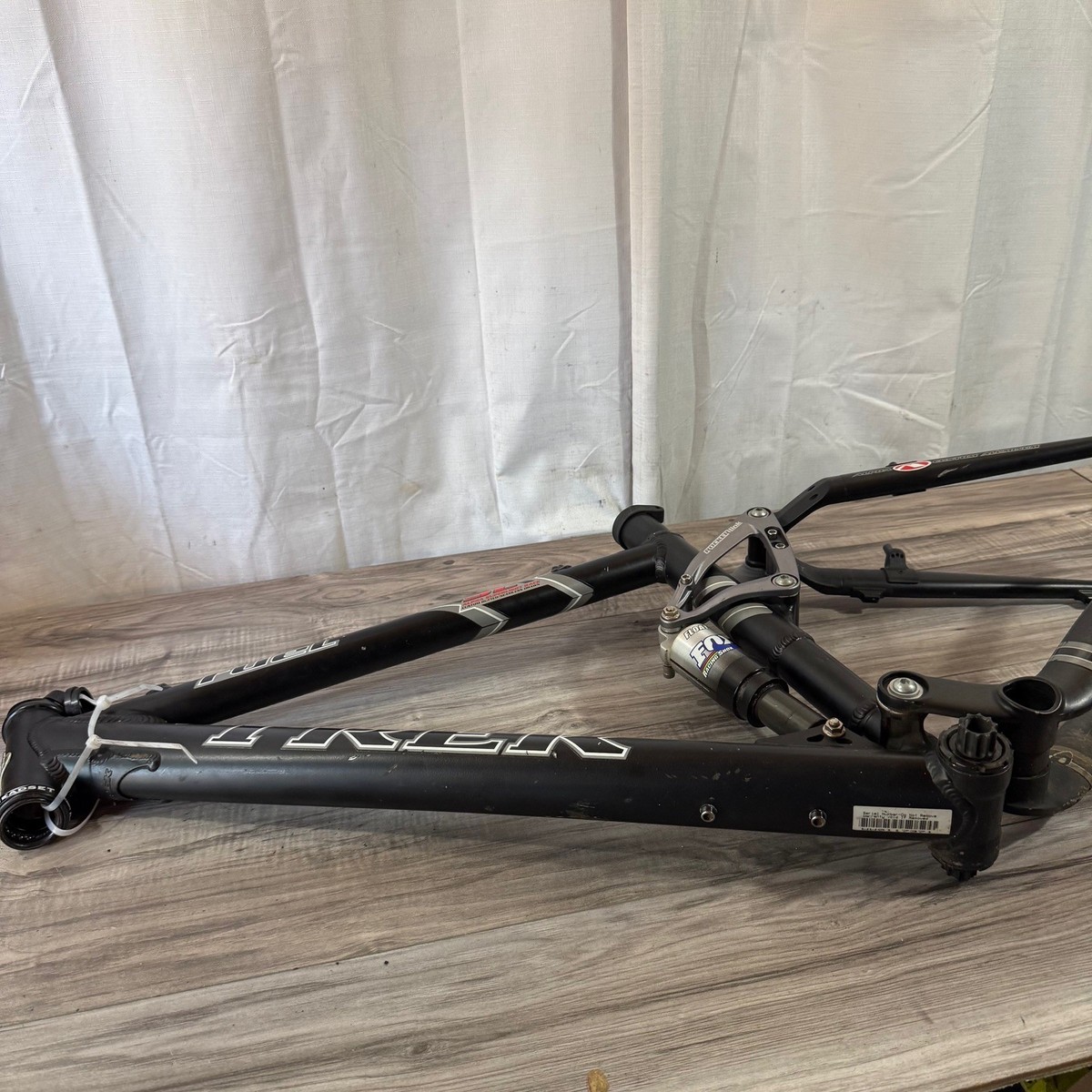 Trek Fuel 90 SLR Full Suspension Mountain Bike Frame Small 26 Rim