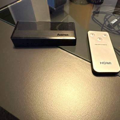 Hama HDMI Switch 3x1 (1:3) mit Fernbedienung, Schwarz, HSW460-31