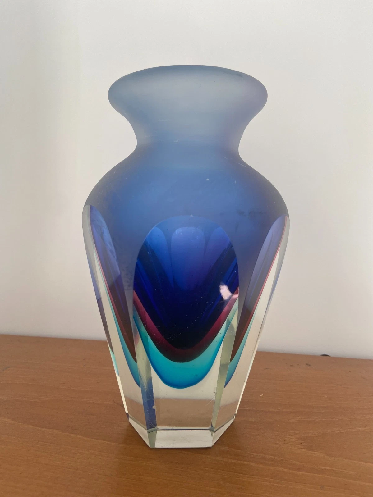 RARE unusual LARGE Vintage Flavio Poli Murano Glass blue PURPLE sommerso Vase 9"
Opens in a new wind
