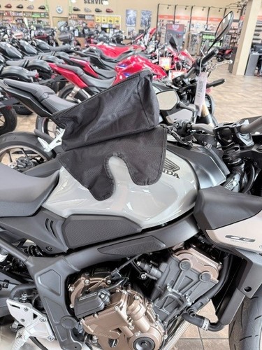 Unbranded Motorcycle Tank Bag - Magnetic