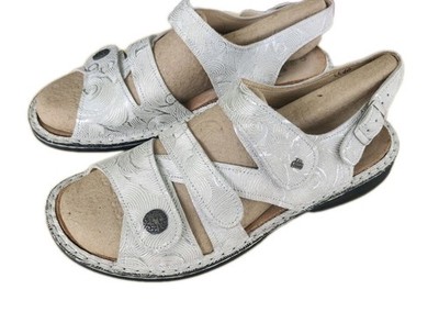Finn Comfort Gomera 0448311 White  Women's Size 9