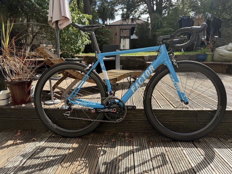 FACTOR O2 Road Bike 54cm 