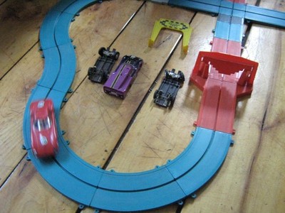 Racerific Motorific Crash Test Track With Working Car extra chassis Plus