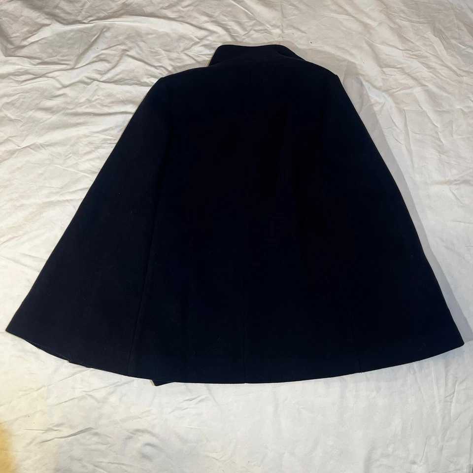 Женское шерстяное пальто-плащ J Crew Mercantile на деревянных пуговицах отличное состояние опрятное размер XS - Изображение 4 из 4