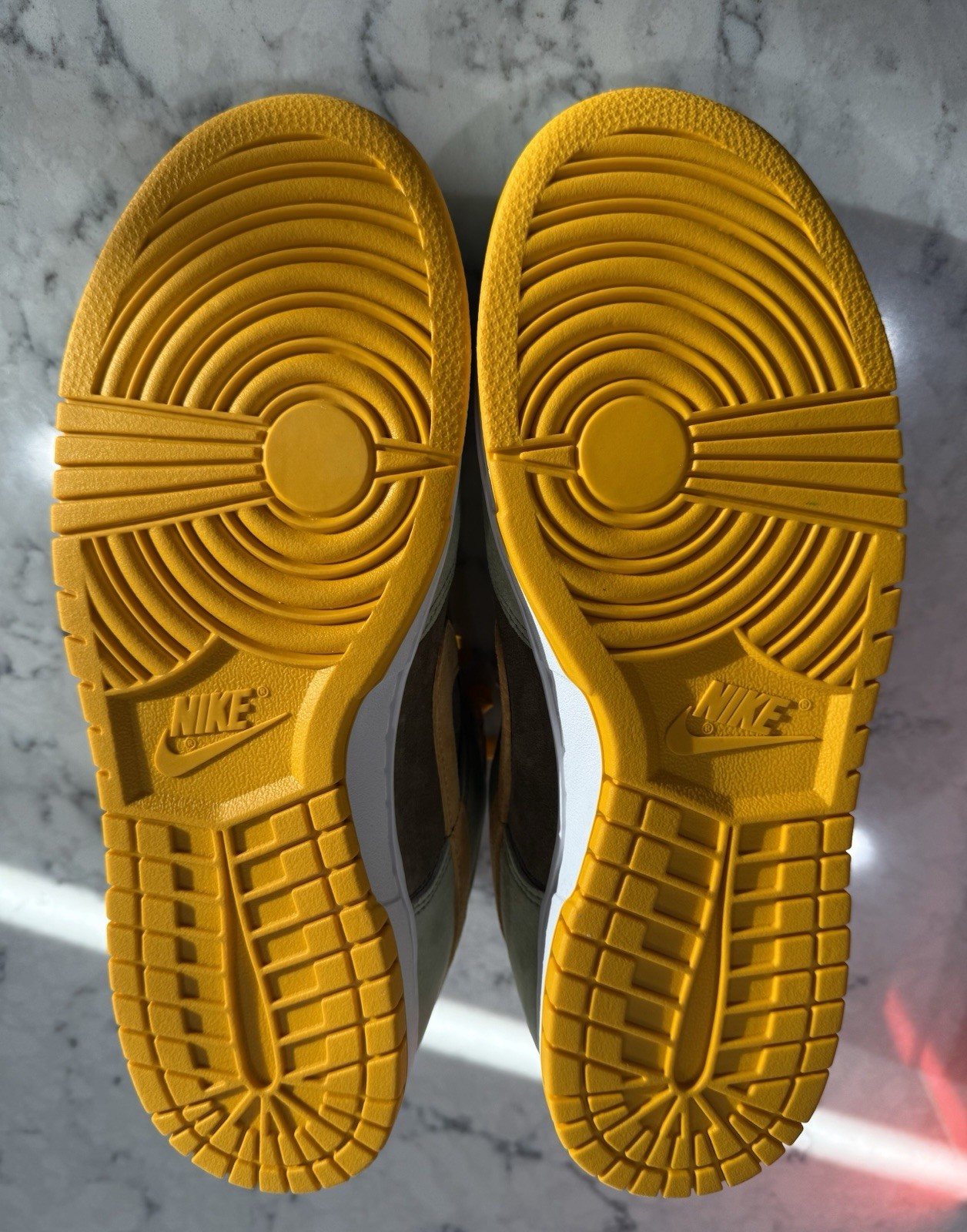 Nike Dunk Low ‘Dusty Olive’ SIZE 10 BRAND NEW DH5360-300 thumbnail 5