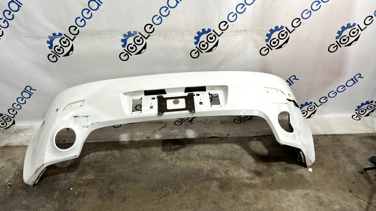 ASTON MARTIN VANTAGE V8 REAR BUMPER 2011 OEM -needs repaired at front edge-