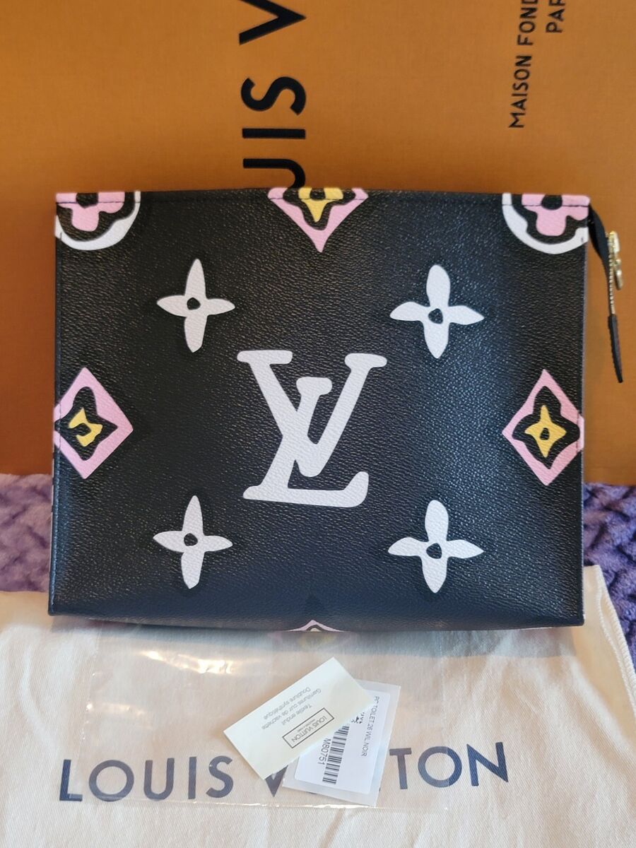 Toiletry 26 Remake - Black sides with card slots inside. My CA mentioned  it's orderable atm. : r/Louisvuitton