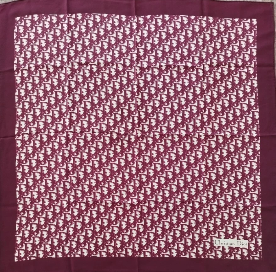 Foulard Christian Dior 100% soie trotteur bordeaux produit sous licence japonaise