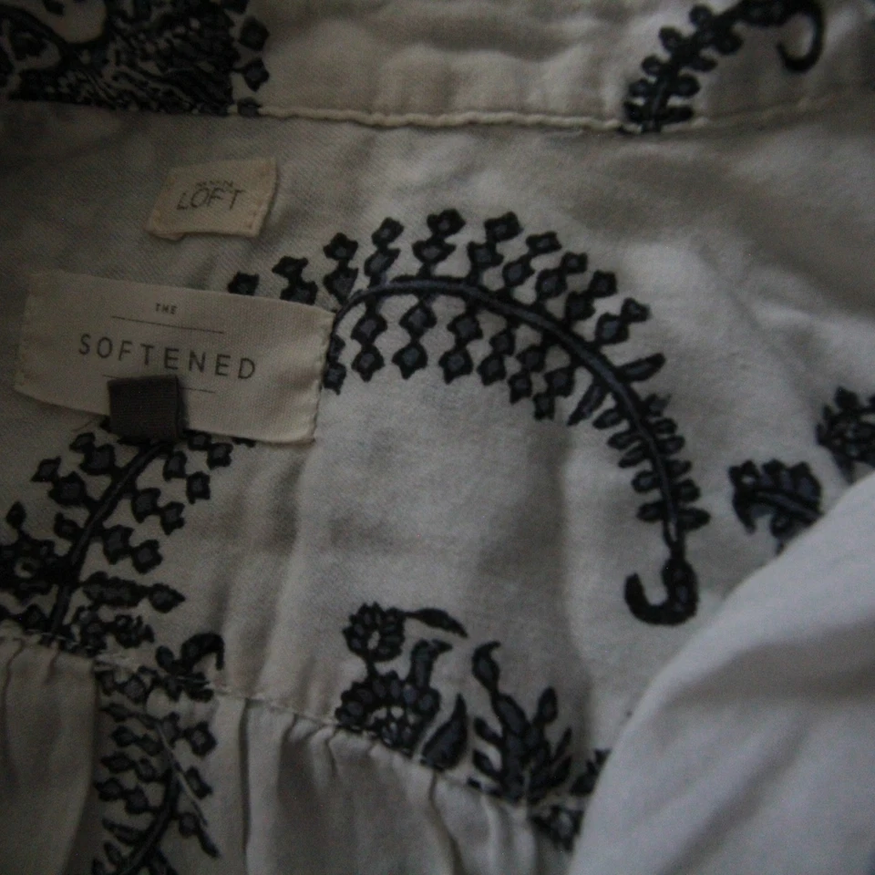 Camisa Ann Taylor LOFT The Softened Blanca Gris Paisley Camisa Abotonada Talla S Foto 4 de 4