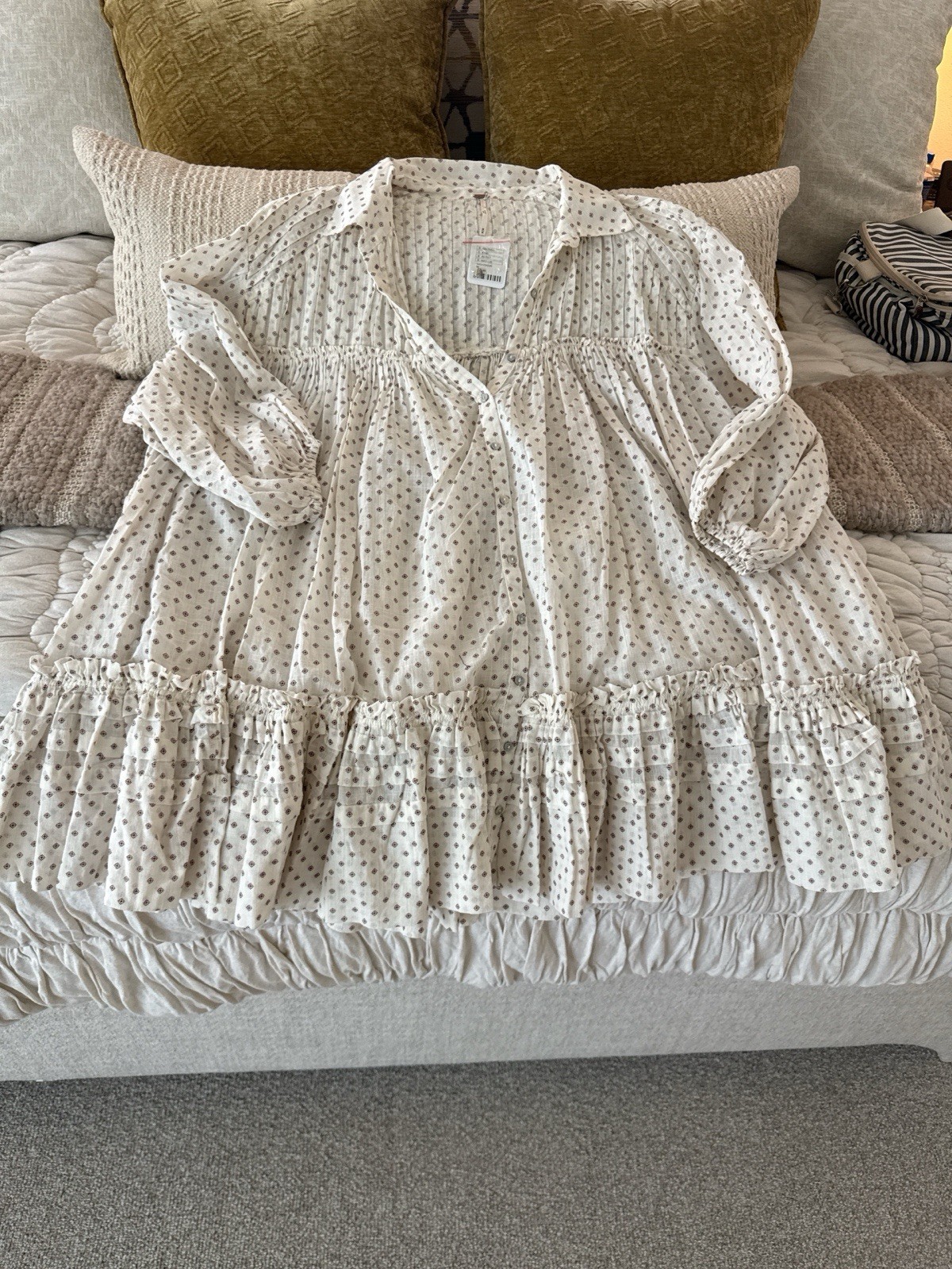 Free People Women's Medium Baby Doll Style Button Down Top Size Medium NWT