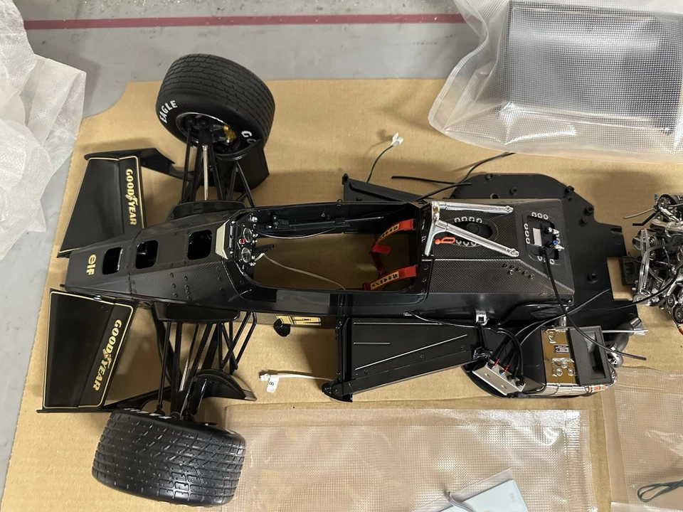 Lotus Renault 97T 1/8 Altaya Ayrton Senna 1-76 Montata - Immagine 4 di 4