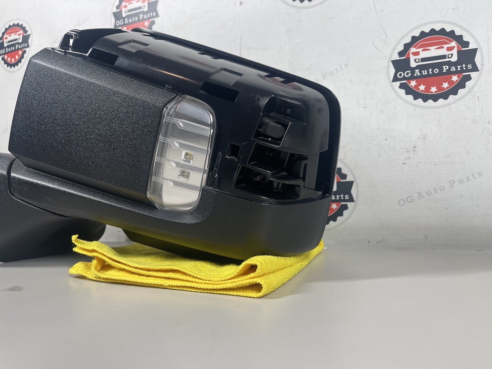 2019-2023 GMC Sierra LH left-driver side Side View Mirror W/camera  