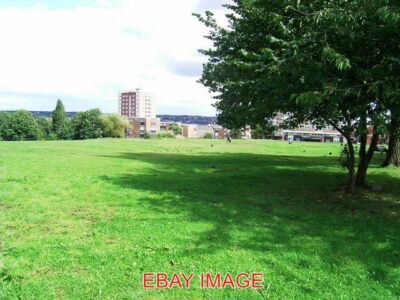 FOTO ARMLEY MOOR EIN STÜCK OFFENER RAUM, DER NUR ZUR SEITE GEMEINSAM IST