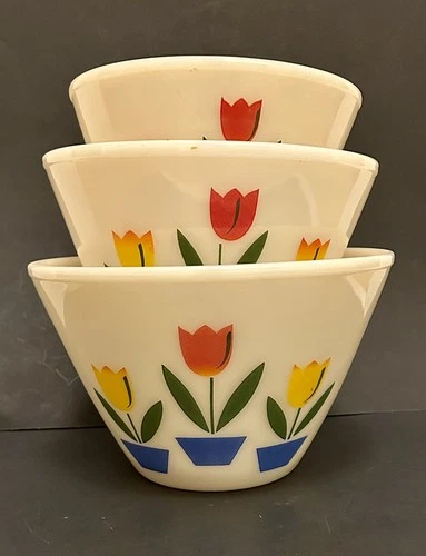 1940s Vintage Fire King Tulip Mixing/Nesting Bowls by Anchor Hocking - Set of 3