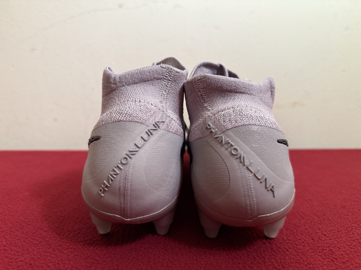 Mens Size 10.5 Nike Phantom Luna 2 Elite SG PRO AC Grey HF4363-001 Soccer Cleats Nike Phantom Luna 2 Elite SG PRO AC Grey Soccer Cleats Men main image 2