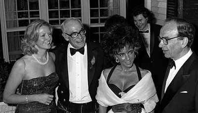 Anna Murdoch Mann Elizabeth Taylor Malcolm Forbes Rupert Murdoch a- Old Photo 1