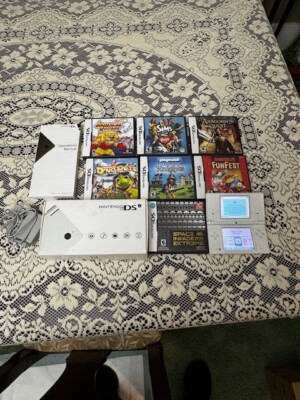 Nintendo DSi White Handheld Console w Box 7 Games Works Great 100% Complete..HTF