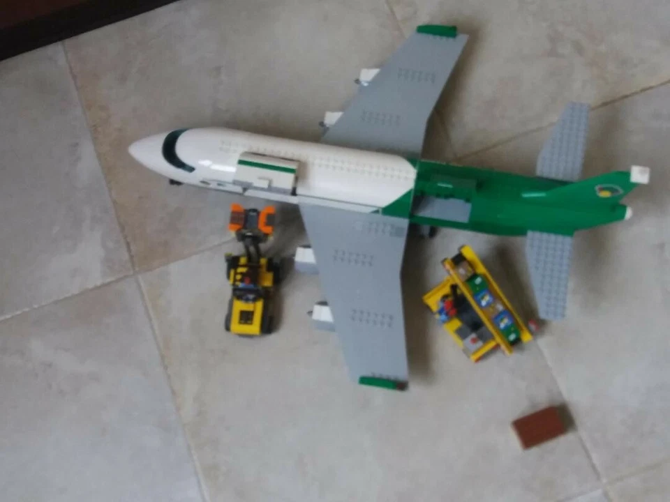LEGO City 60022 Cargo Terminal, foto 3 di 3