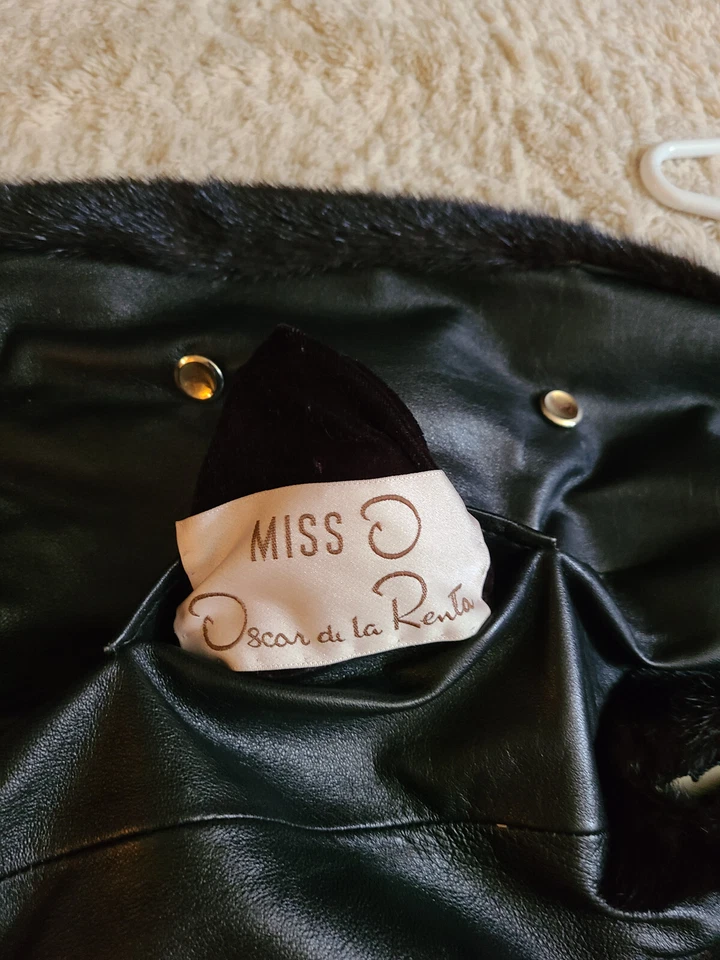 Oscar De La Renta Chaleco de Diseñador Venerable Cuero Negro y Mink Foto 4 de 4