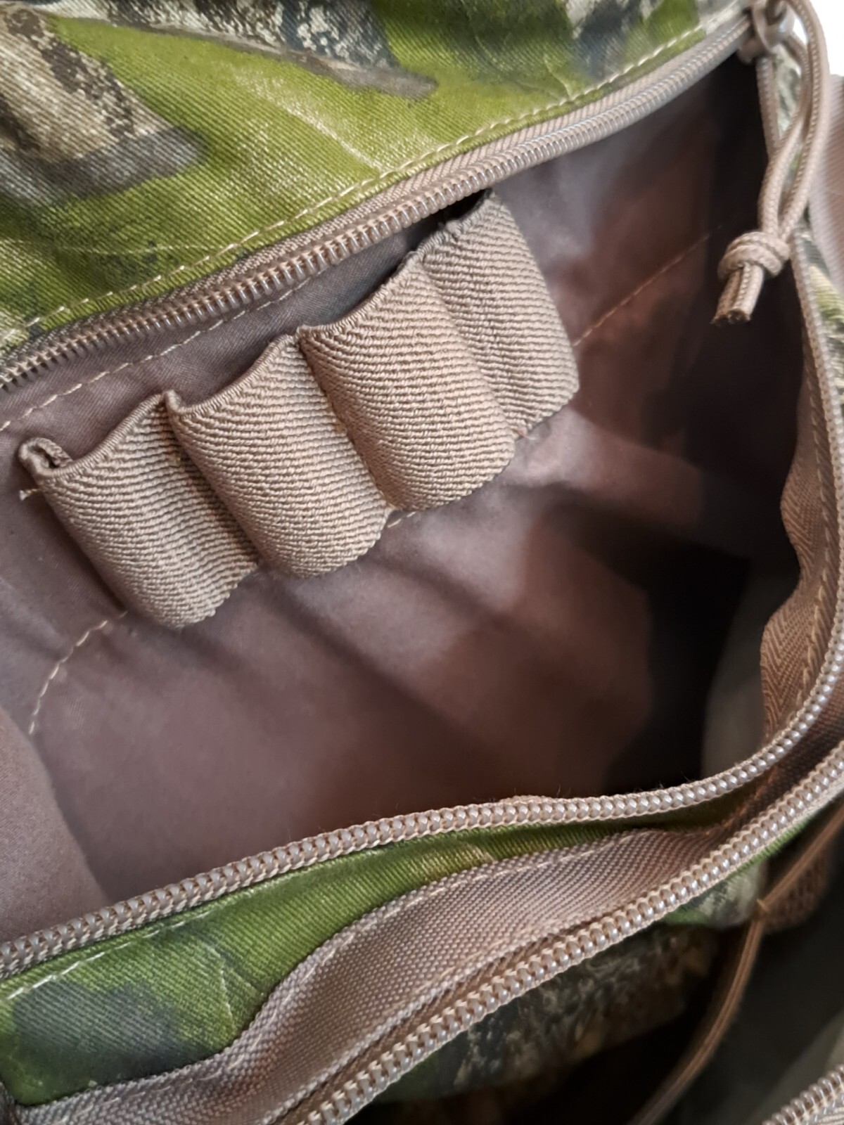 Cabelas Beard Buster Turkey Hunt Vest. Mossy Oak Obsession. One Size