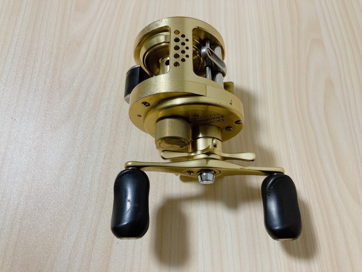 リール SHIMANO CALCUTTA CONQUEST 200 Shimano-Calcutta-Conquest-100-