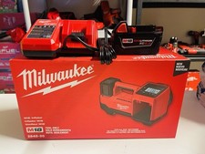 Milwaukee M18 Inflator 2848-20 with REDLITHIUM XC 5.0 Battery M12/M18 Charger