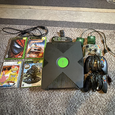 Microsoft Original Xbox Console Bundle w/ Controllers, Remote & Games NTSC 2002