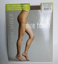 Nice Touch Women's Hosiery Day Sheer Non-Control Top Pantyhose Soft Taupe Sz CD