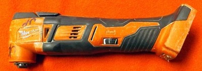 Milwaukee 2626-20 M18 Oscillating Multi-Tool  FOR PARTS 