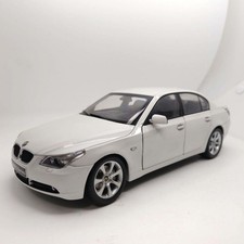 Kyosho 1/18 BMW 545i E60 5 Series Sedan White Model Car