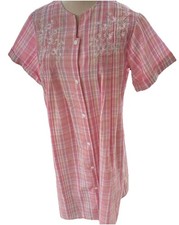 MISS ELAINE S PINK PLAID EMBROIDERED FLORAL NIGHTGOWN SEERSUCKER SNAP FRONT
