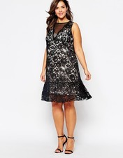 UK20 Plus Curve Black And Nude Combo With Lace Overlay And Ruffle Hem