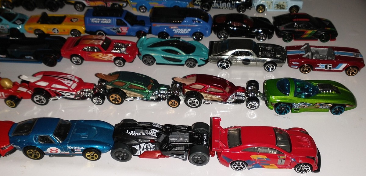 Lot of 48 Assorted Hot Wheels with Case NM | eBay