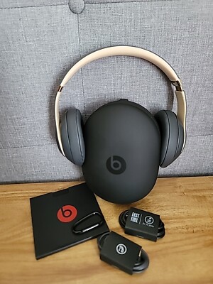Beats by Dr. Dre Studio3 Bluetooth Over Ear Wireless- Shadow Gray-USED