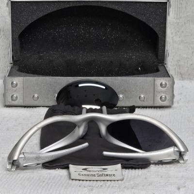 Rare Silver Oakley Metal Vault Case Vintage Broken Eye Jacket