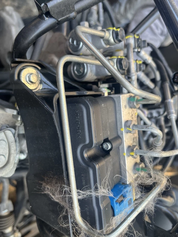 BOMBA ABS Piaggio MP3 300 Youban 2022 Foto 2 de 2