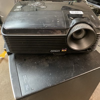ViewSonic Projector PJD6221 DLP   VS12472 Black 1890 Lamp Hours