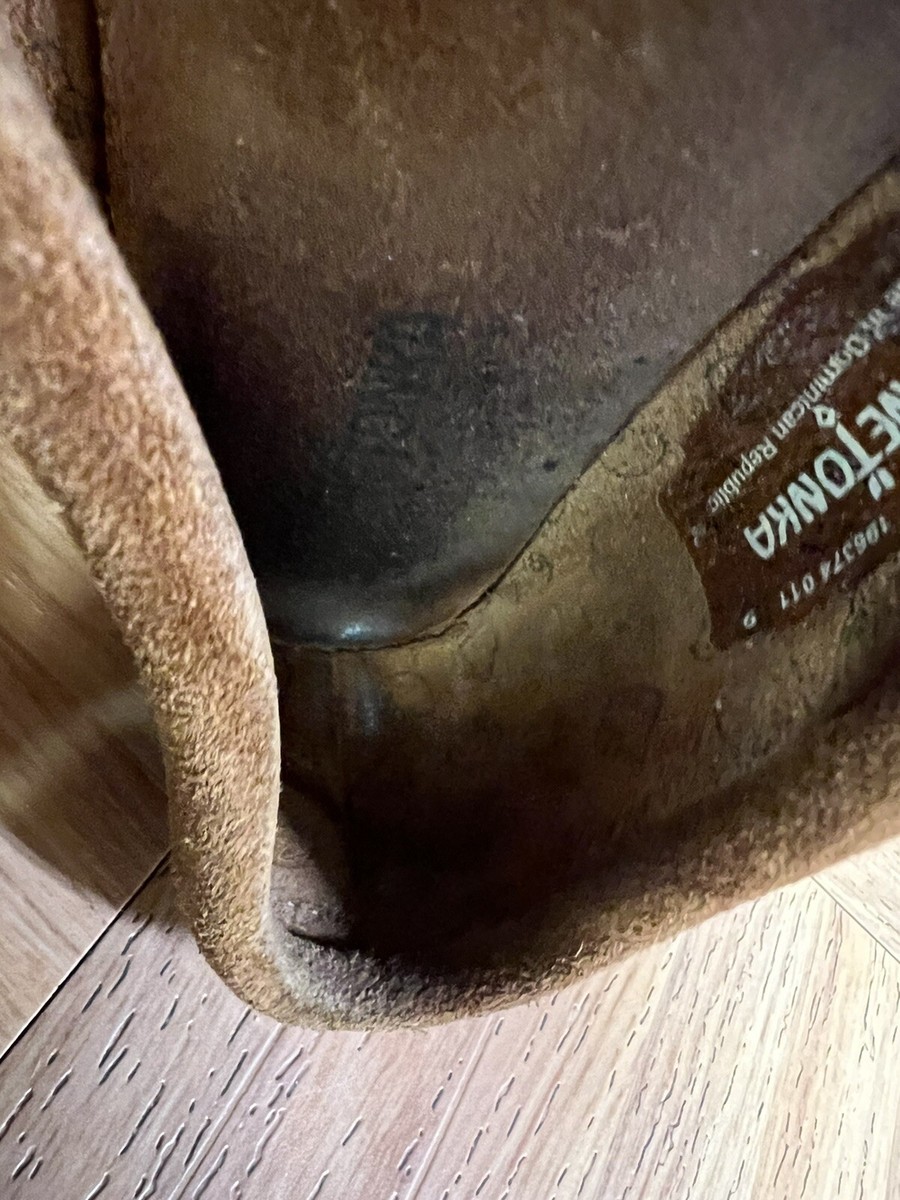 Sz 9 - Minnetonka x Hello Kitty Moccasins Brown Suede Classic