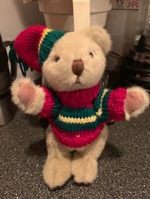 2000 Hugfun Int'l Red  Green Xmas Stuffed Plush Teddy Bear w Sweater  Hat New