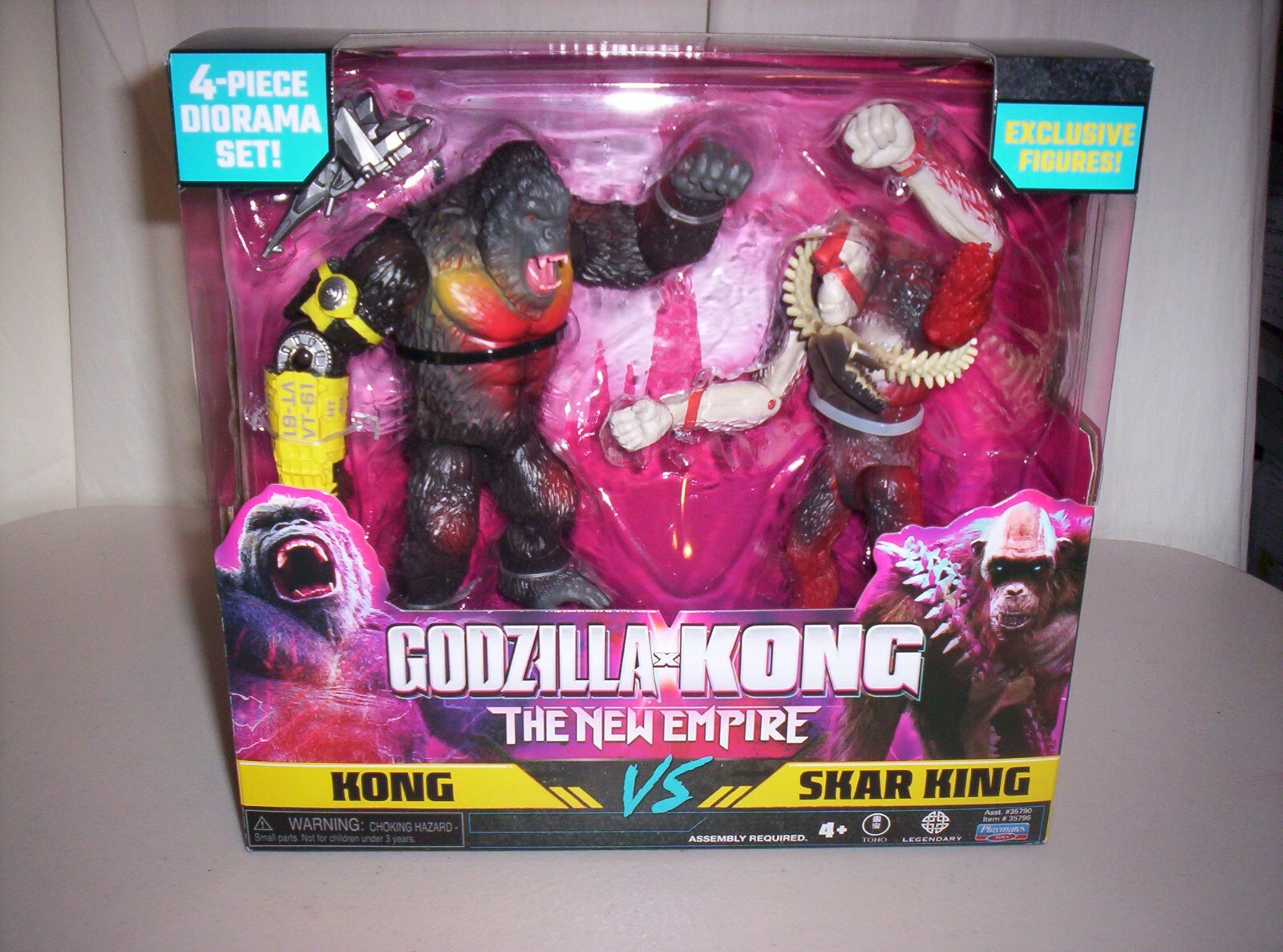 2024 Godzilla x Kong  The New Empire  4-Piece Diorama Set! KONG vs SHAR KING