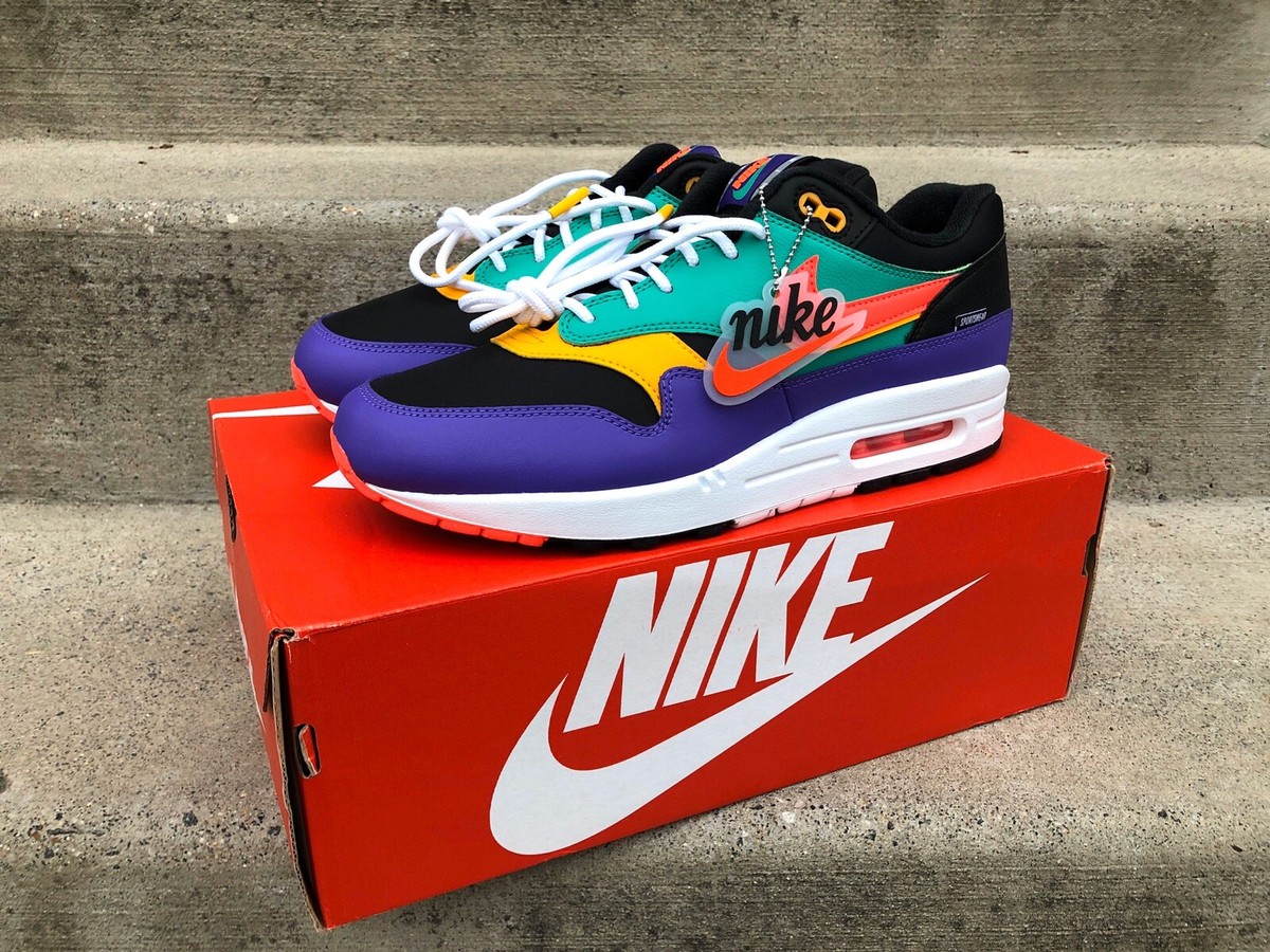 air max 1 se windbreaker on feet